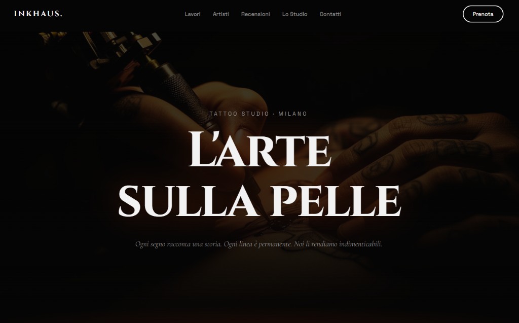 Anteprima sito INKHAUS.: Hero scuro cinematografico, serif ad alto contrasto e messaggio centrale forte: